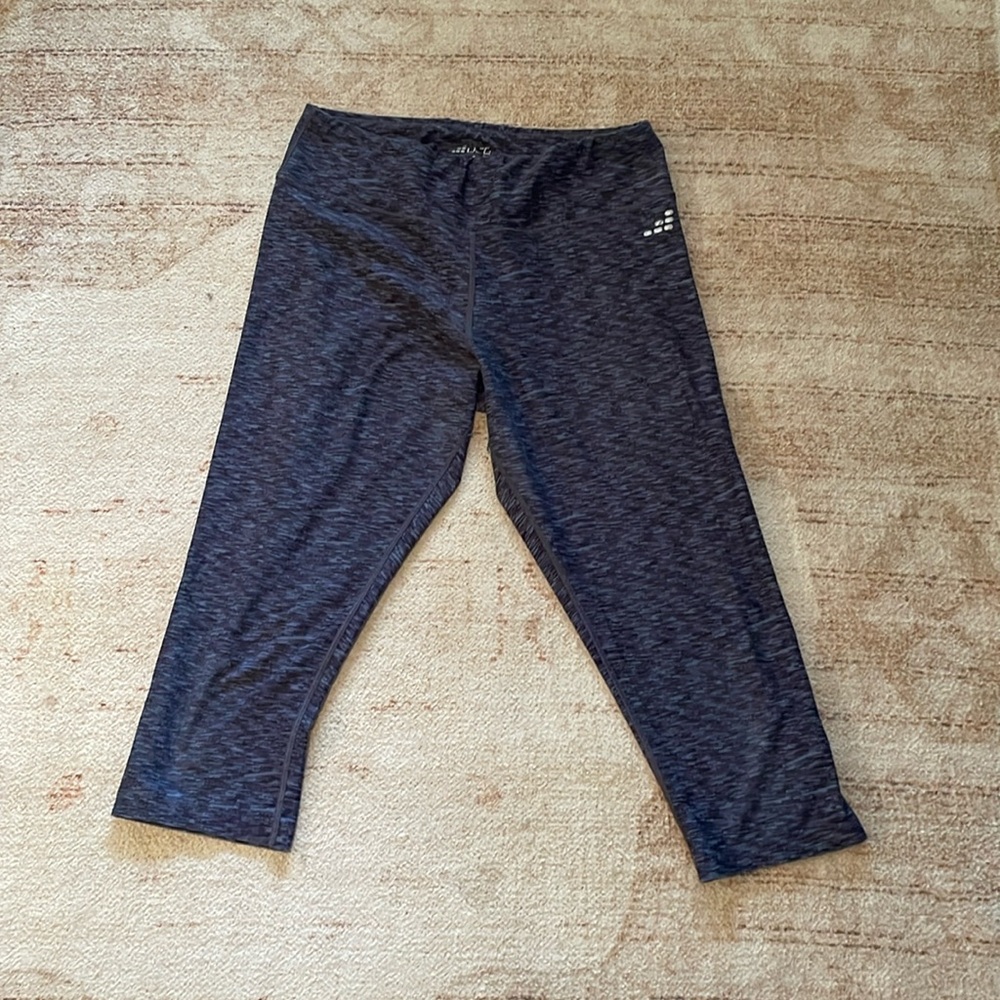 BCG Heather Gray Cropped Leggings